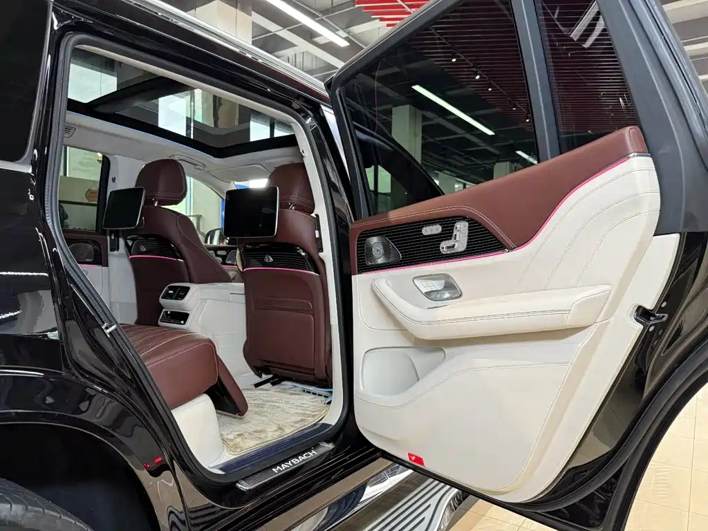 Mercedes-Benz Maybach GLS 2024 — фото 11