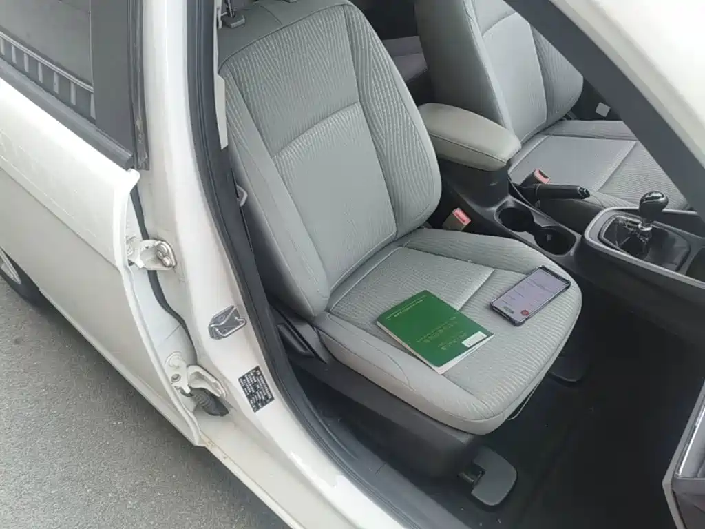 Ford Escort 2019 — фото 25