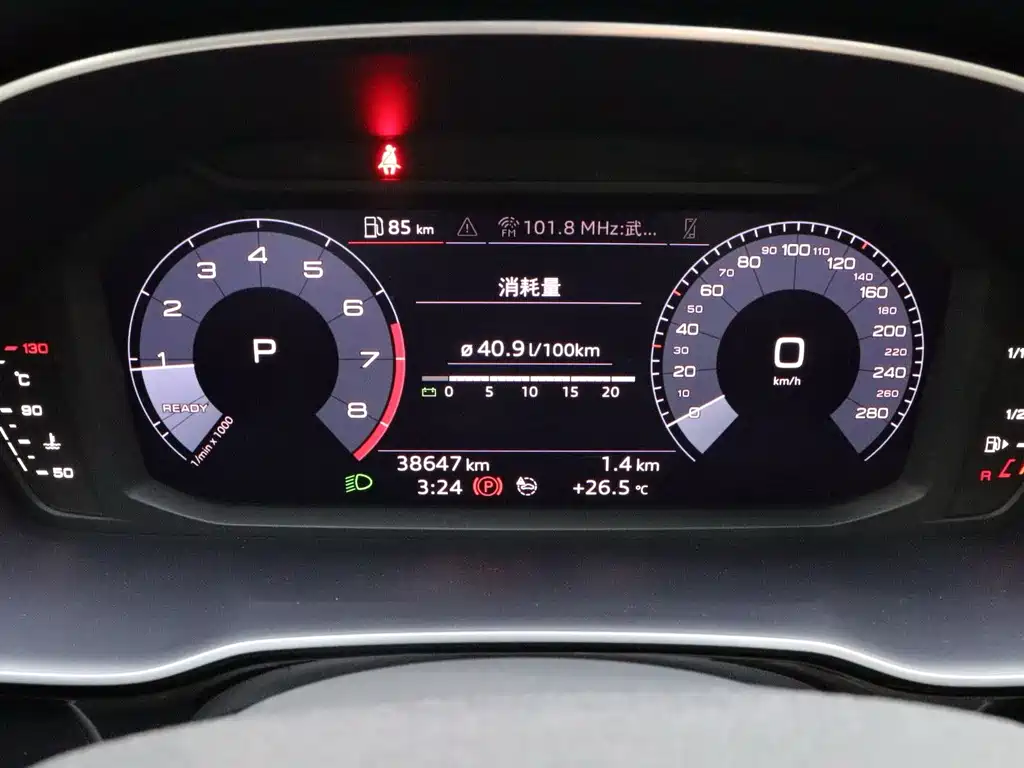 Audi Q3 2021 — фото 15