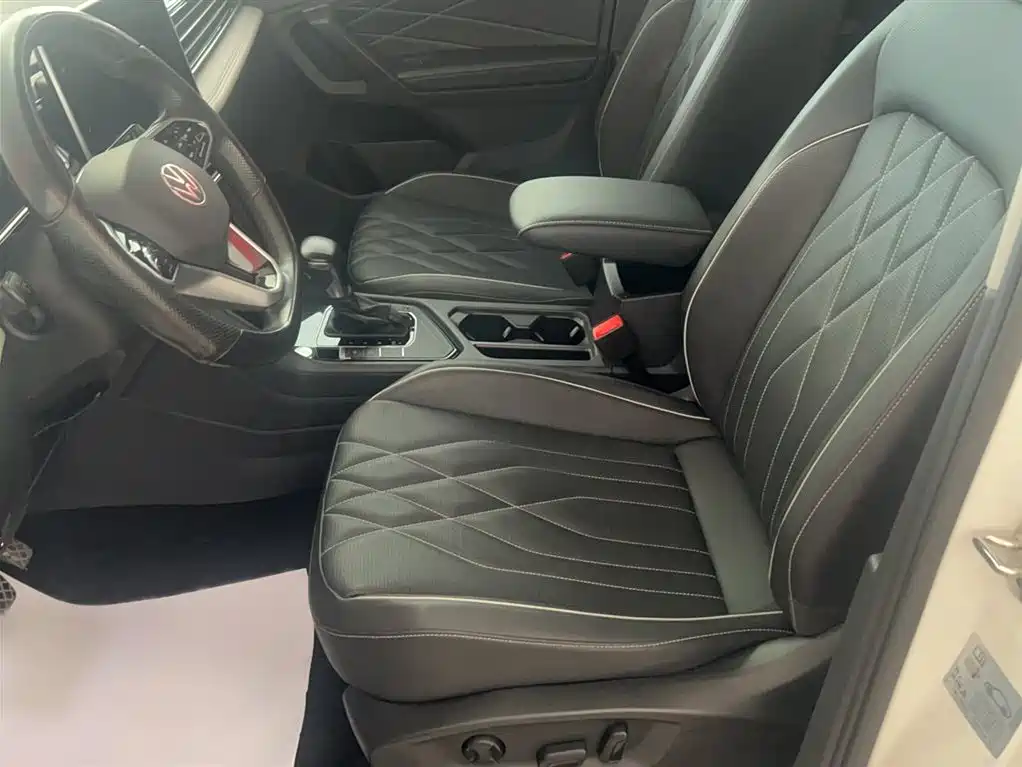 Volkswagen Tiguan L 2021 — фото 11