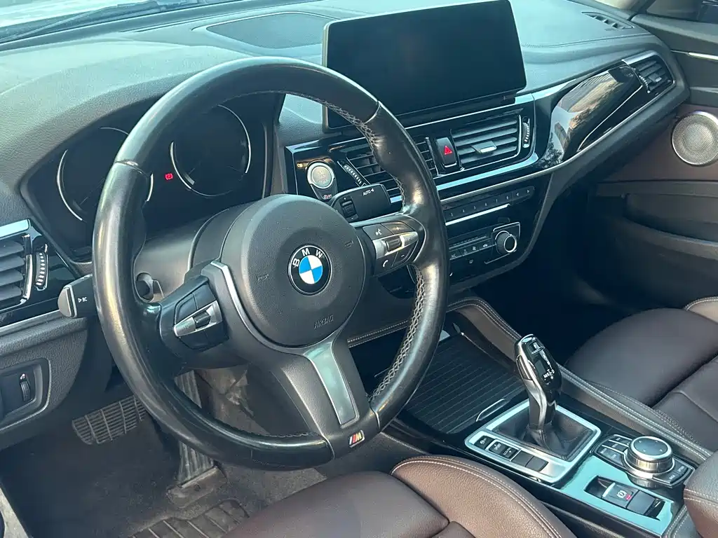 BMW 1 Series 2023 — фото 15