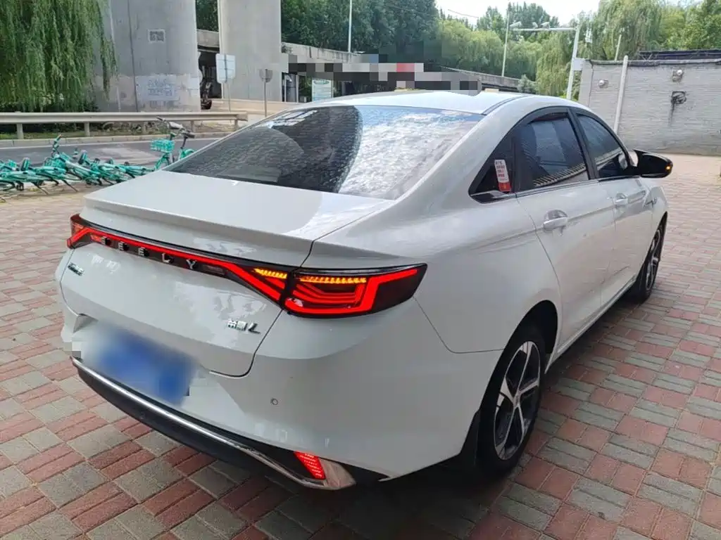 Geely Emgrand L 2021