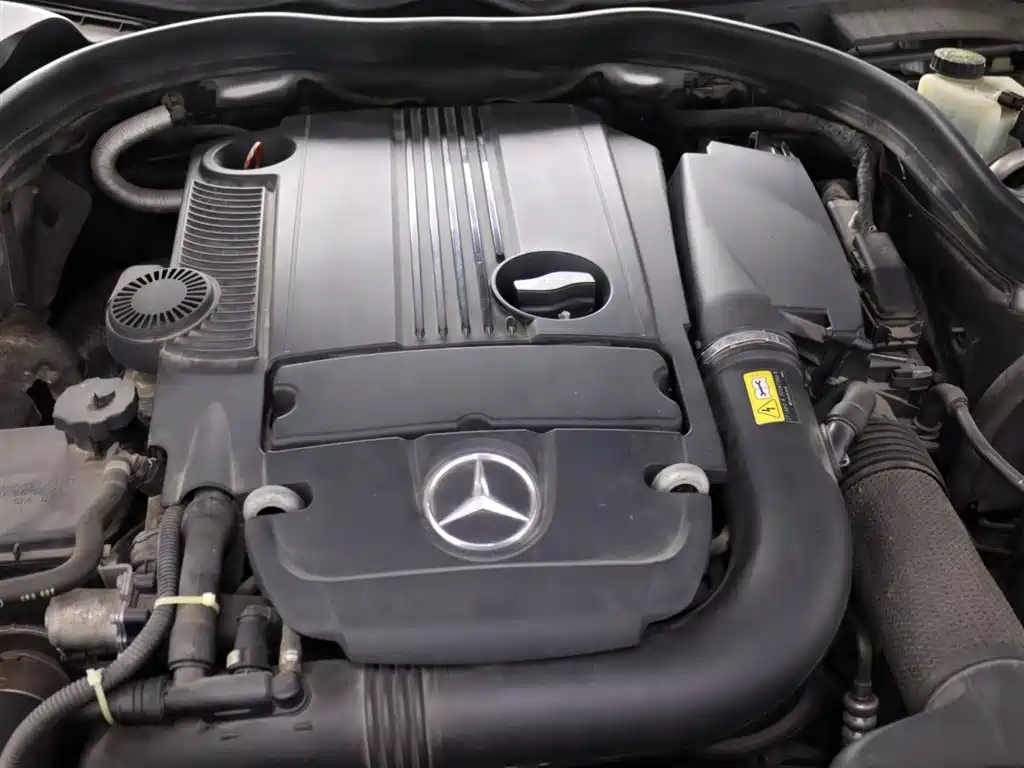 Mercedes-Benz E-Class 2010 — фото 27