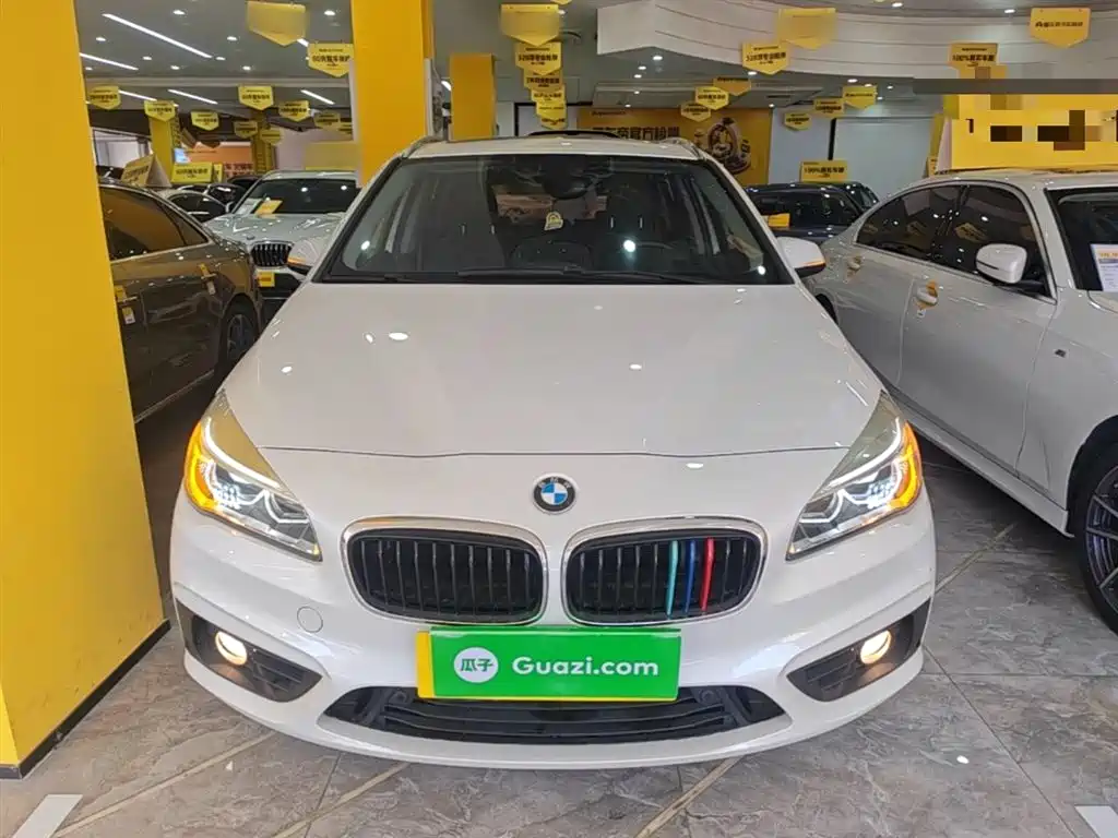 BMW 2 Series Active Tourer 2017 — фото 3