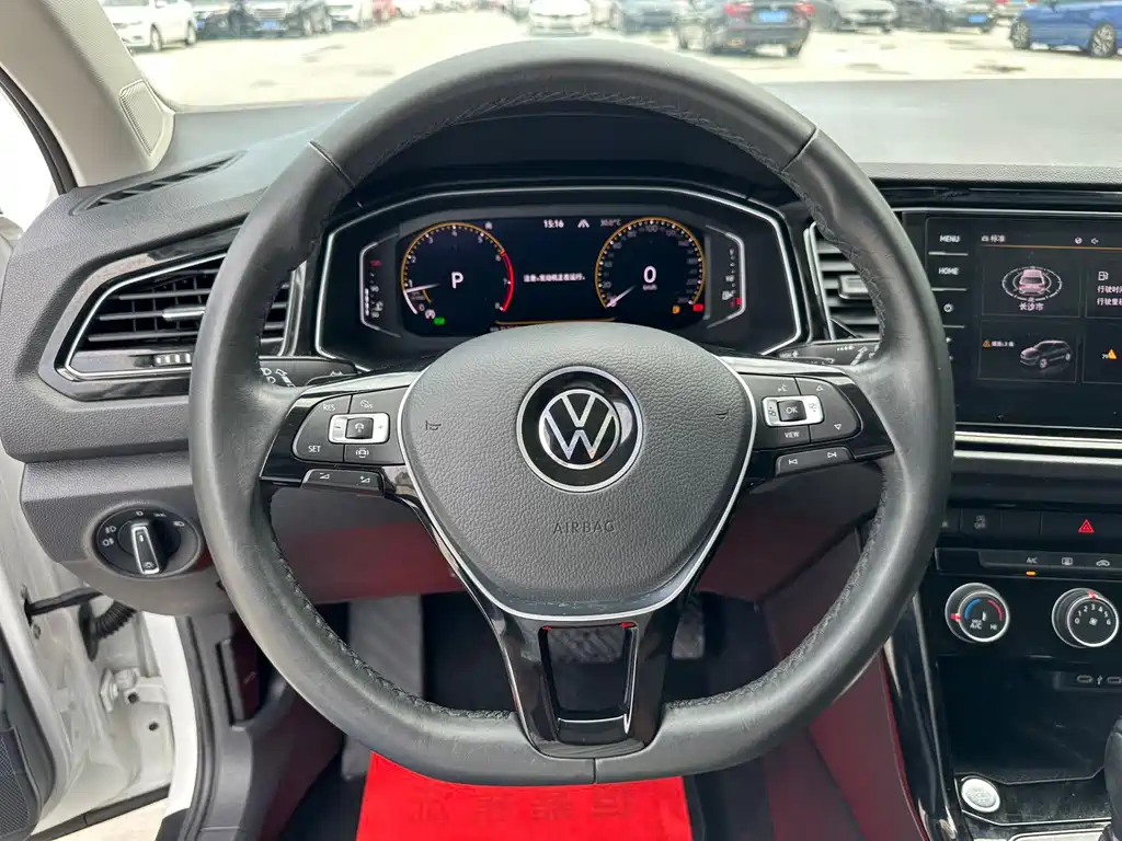 Volkswagen T-Roc 2022 — фото 14