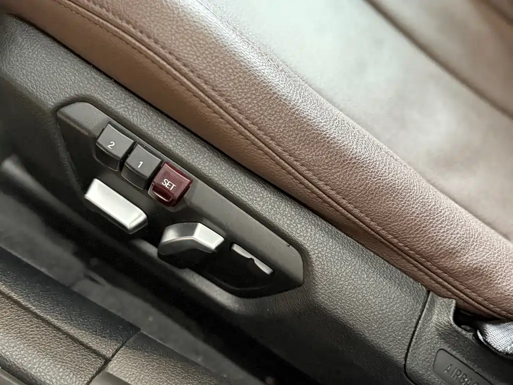 BMW 3 Series 2019 — фото 12