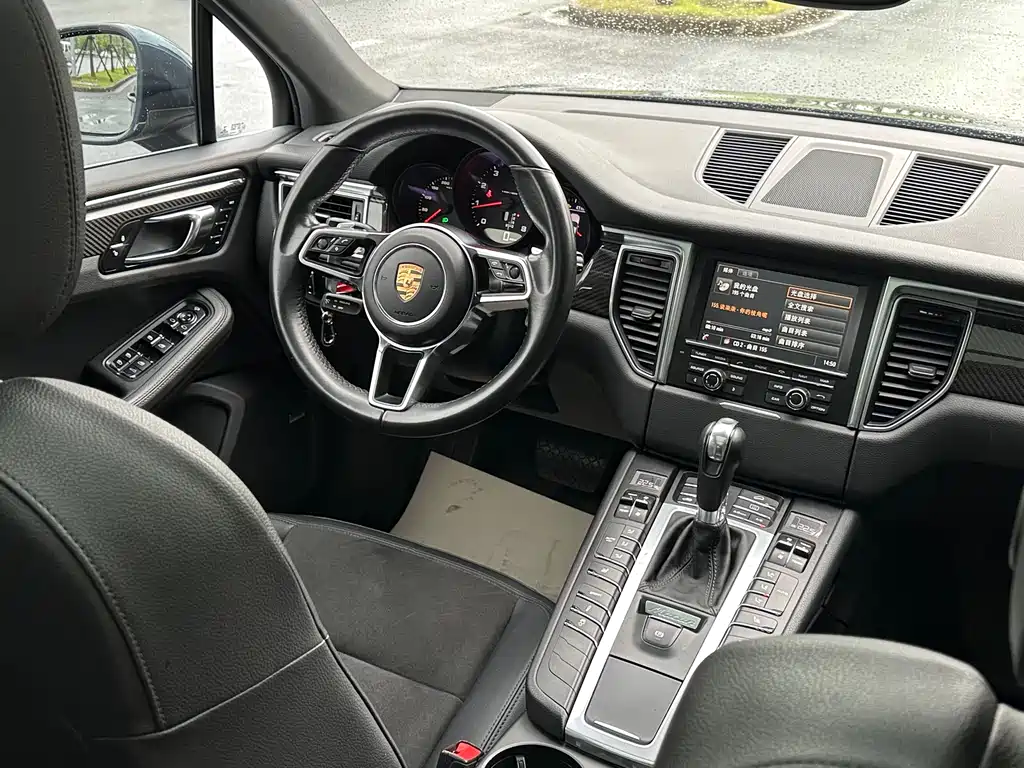 Porsche Macan 2015 — фото 23