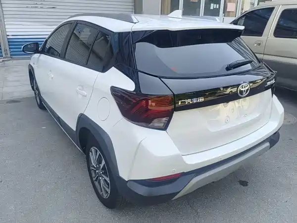Toyota Yaris L 2021
