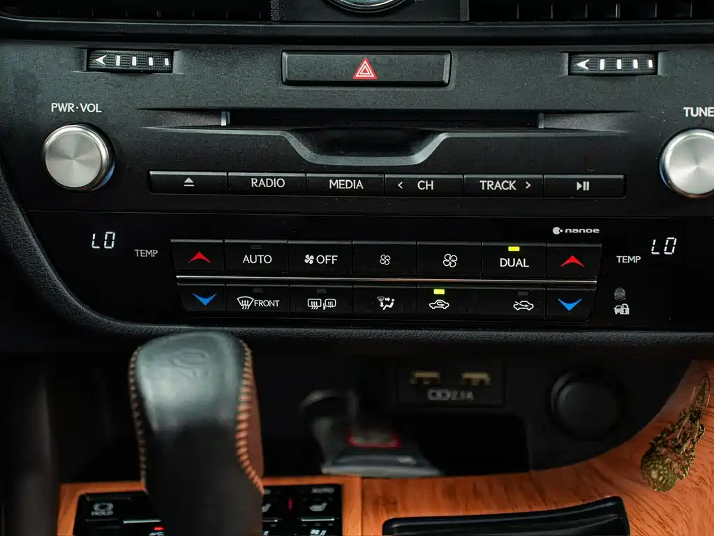 Lexus RX 2022 — фото 19