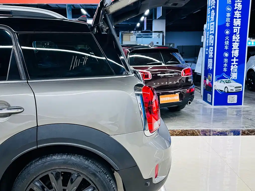 MINI Countryman 2018 — фото 13