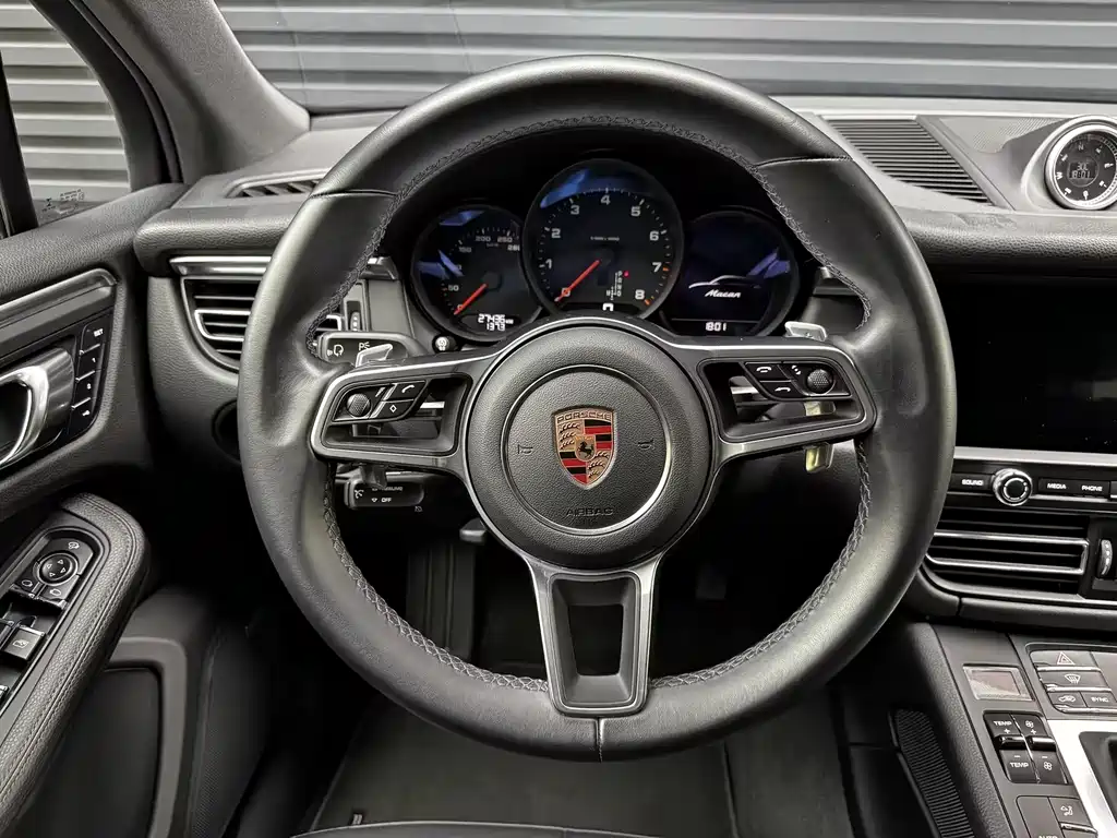 Porsche Macan 2020 — фото 8