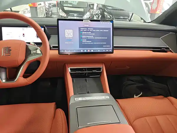 BYD Tang L 2025