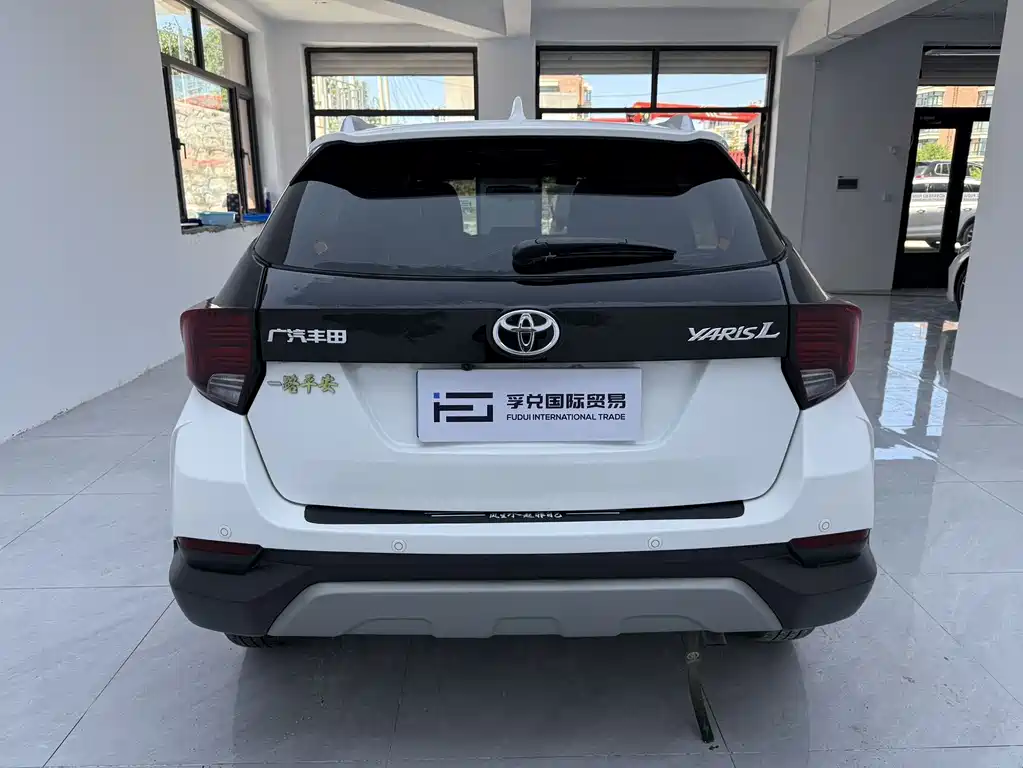 Toyota Yaris L 2022