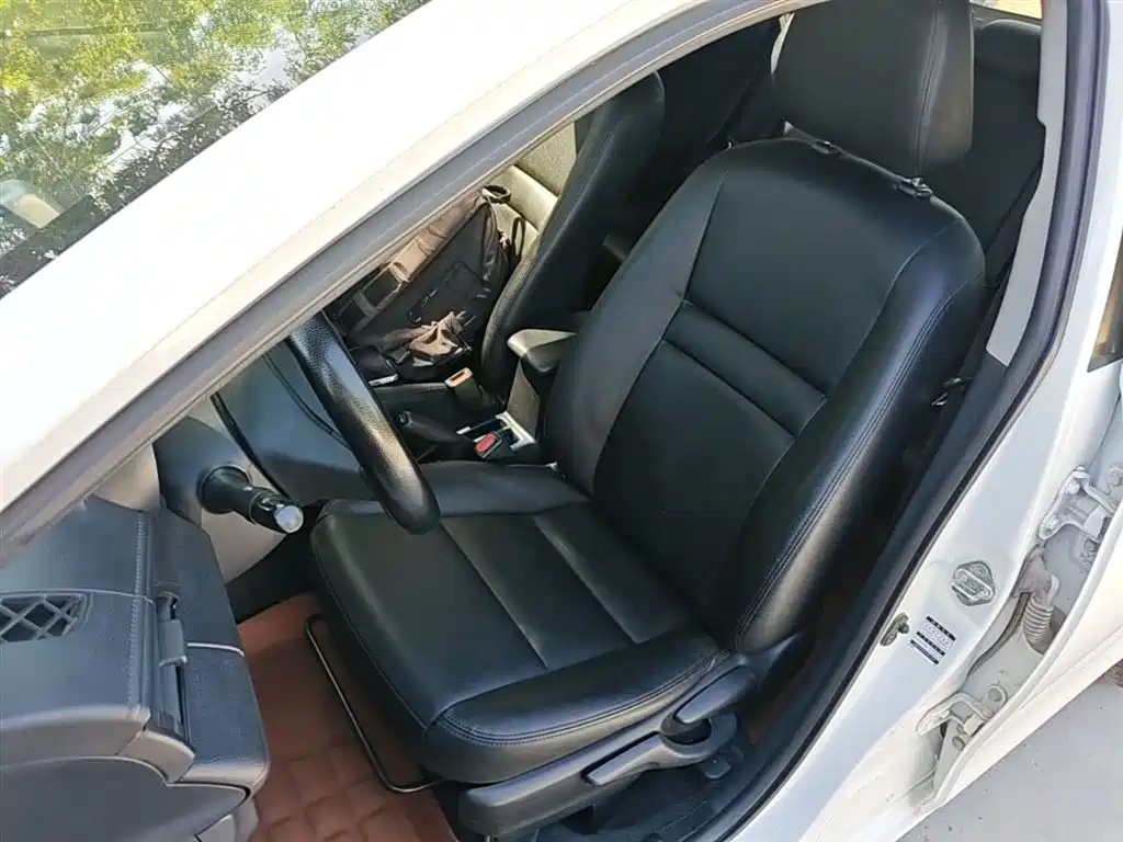 Toyota Yaris L 2018 — фото 15