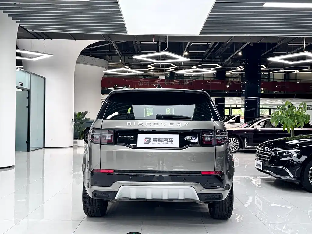 Land Rover Discovery Sport 2023 — фото 20