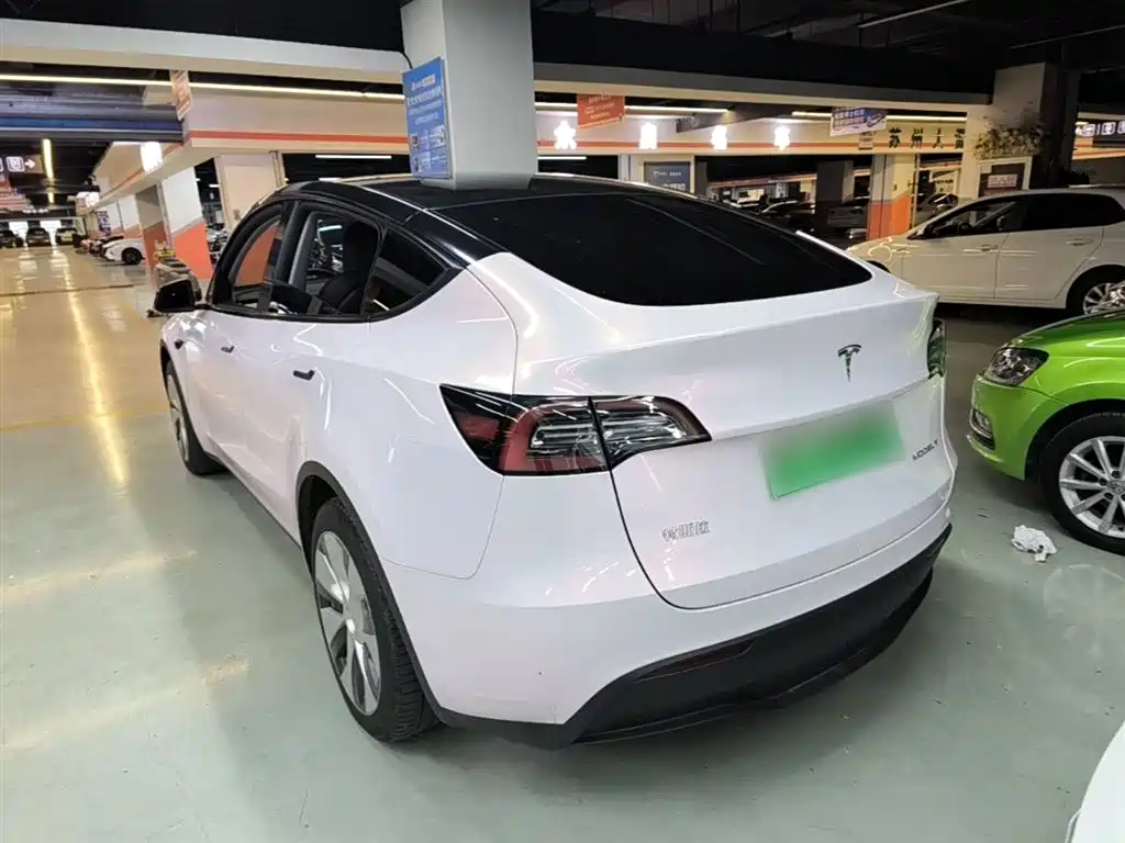 Tesla Model Y 2023 — фото 5