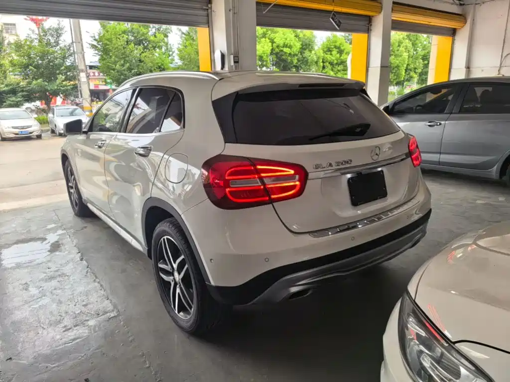 Mercedes-Benz GLA 2015