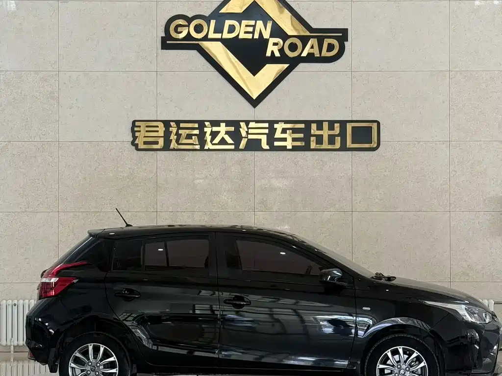 Toyota Yaris L 2022 — фото 3