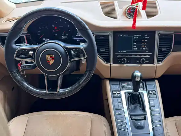Porsche Macan 2015