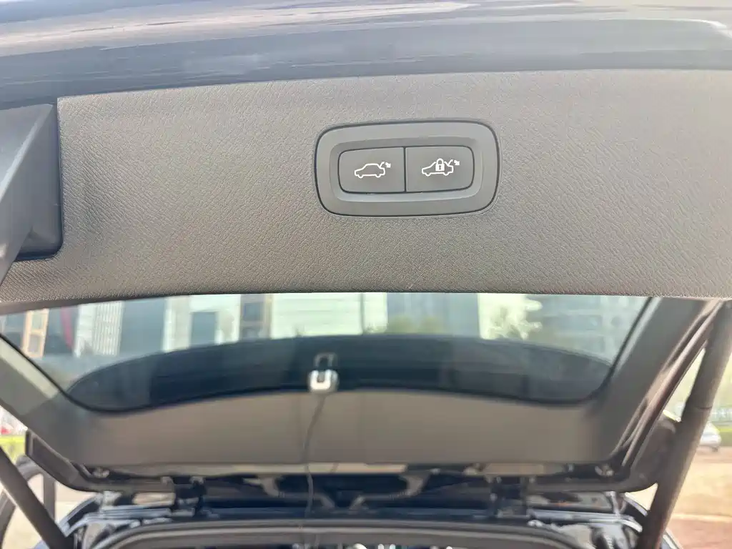 Volvo XC90 2021 — фото 14