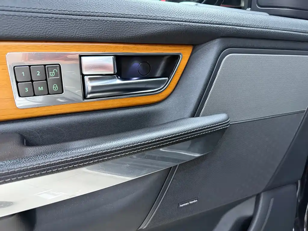 Land Rover Sport 2013 — фото 28