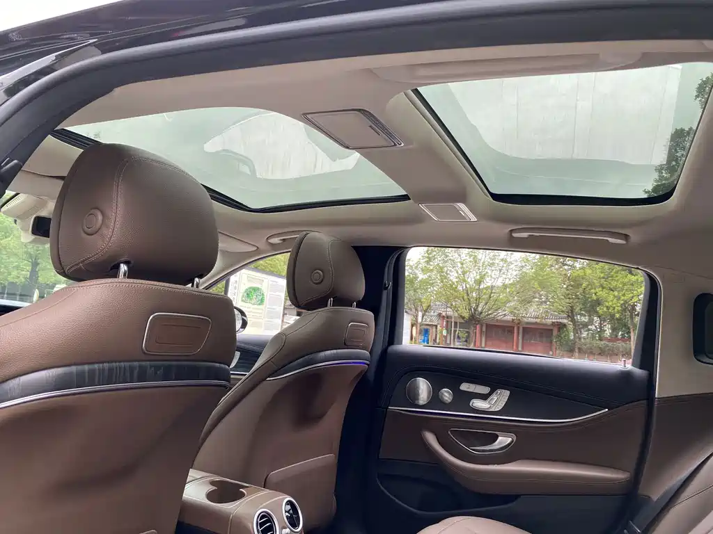 Mercedes-Benz E-Class 2020 — фото 19