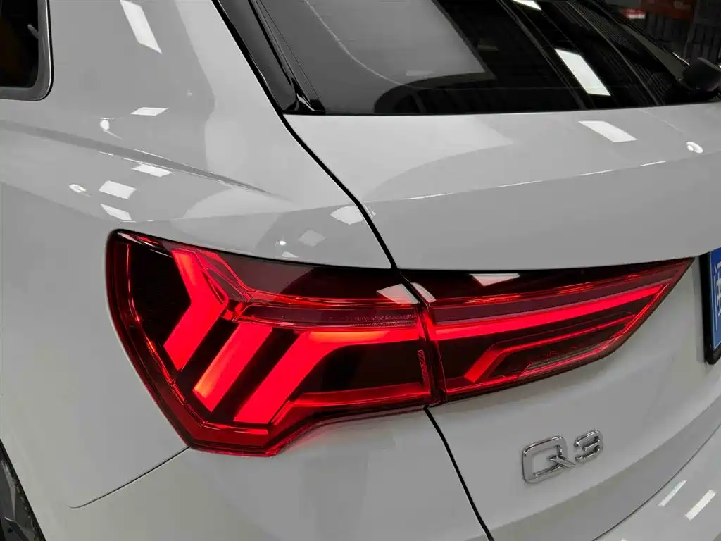 Audi Q3 2023 — фото 19