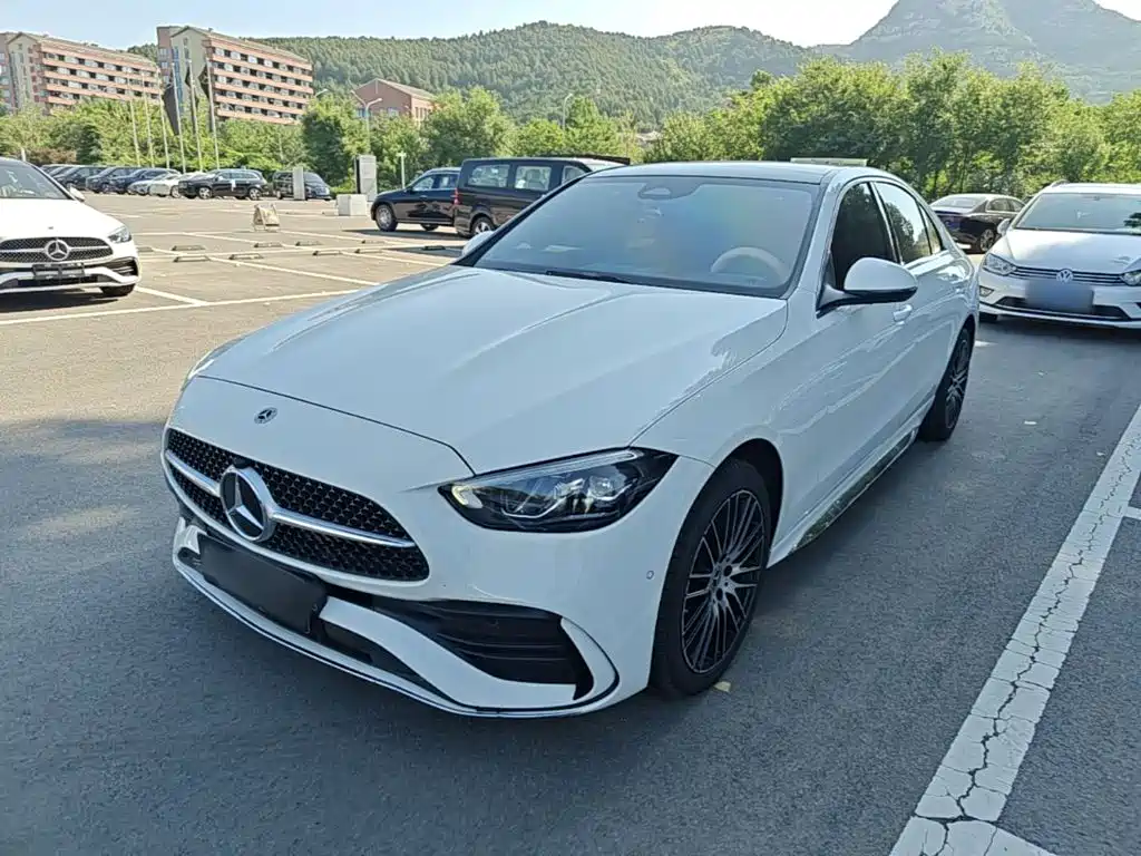Mercedes-Benz C-Class 2024