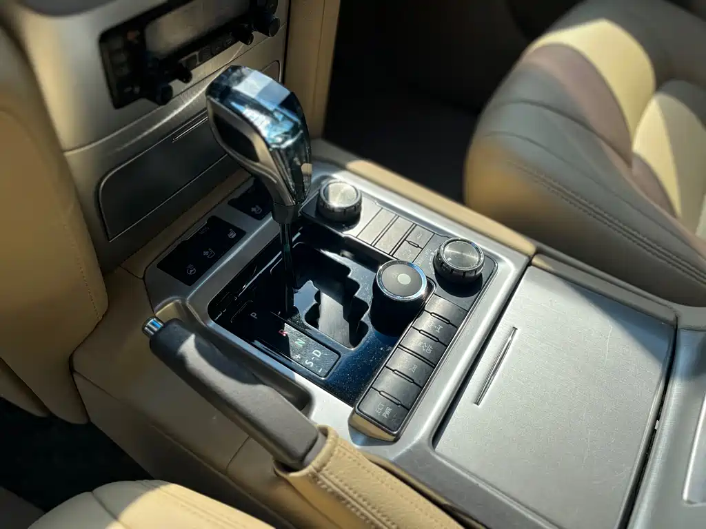 Toyota Land Cruiser 2018 — фото 10