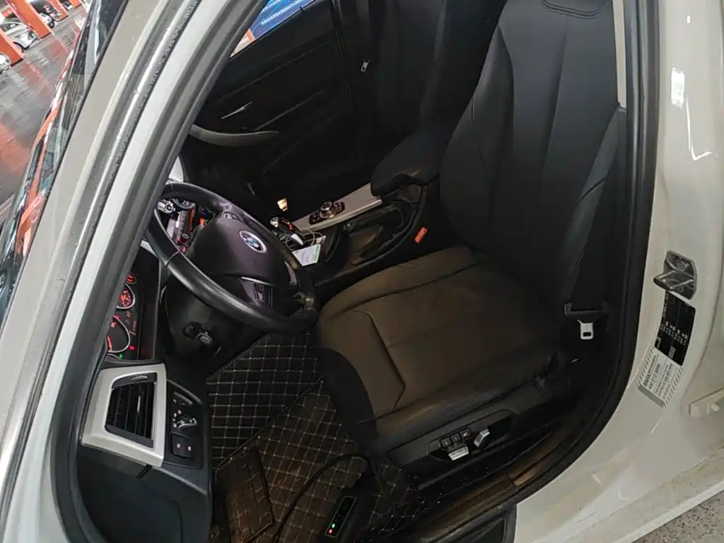 BMW 3 Series 2015 — фото 15