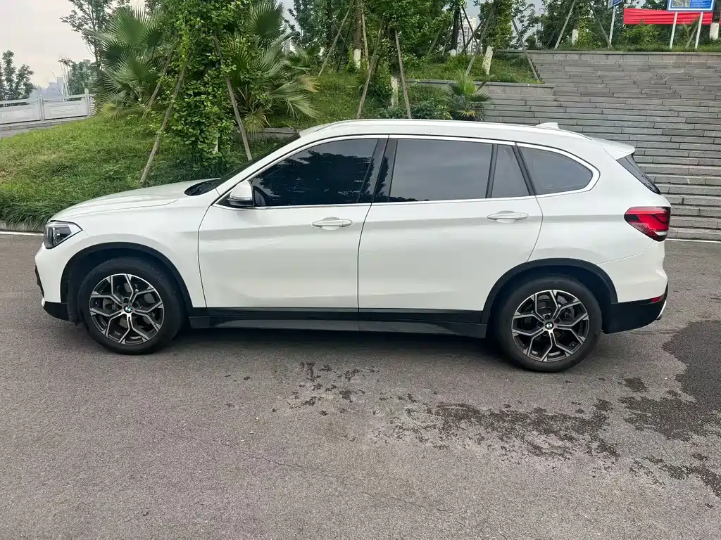BMW X1 2021 — фото 3