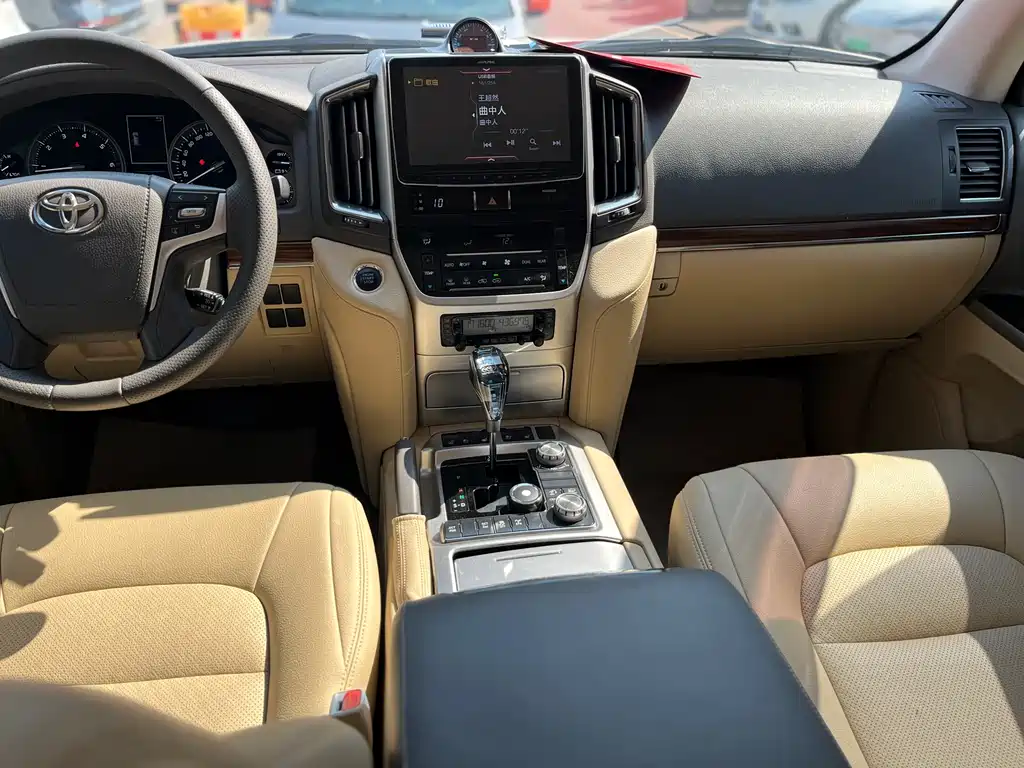 Toyota Land Cruiser 2018 — фото 17