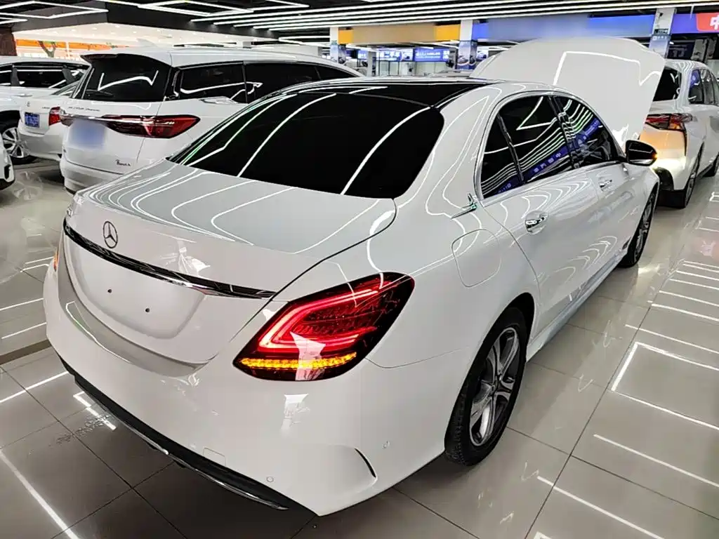 Mercedes-Benz C-Class 2021