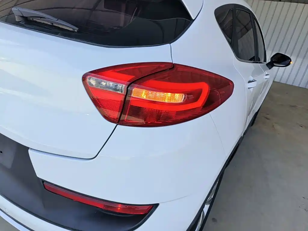 Geely Emgrand GS 2019 — фото 8