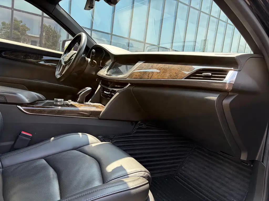 Cadillac CT6 2021 — фото 13