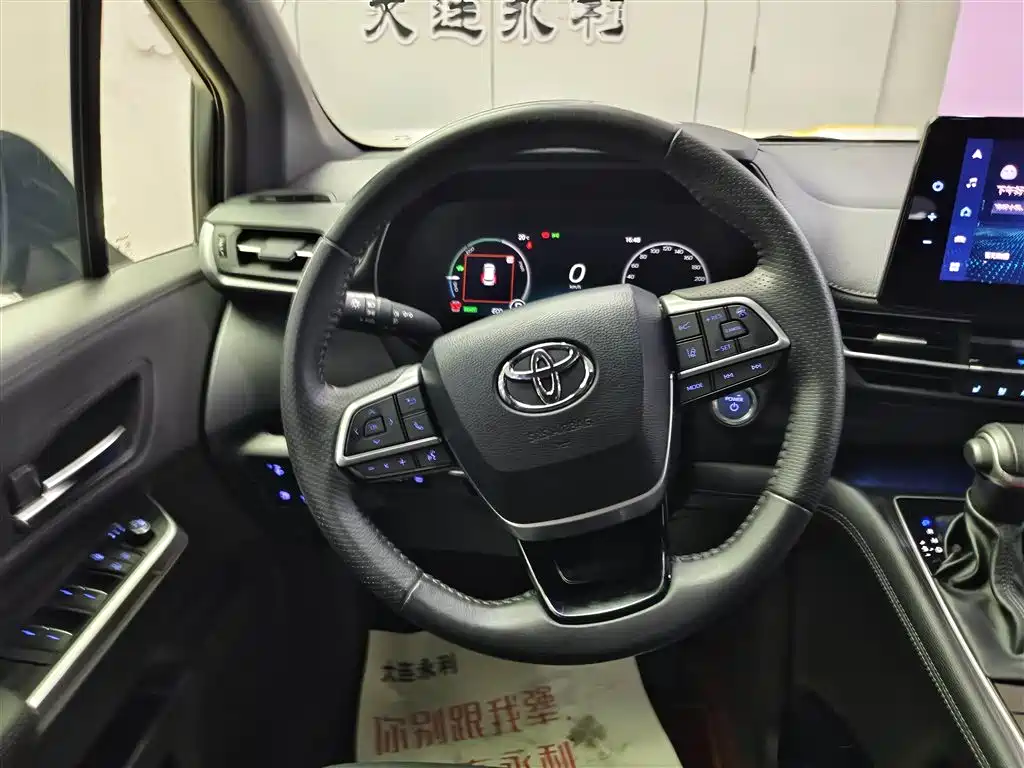 Toyota Sienna 2022 — фото 15