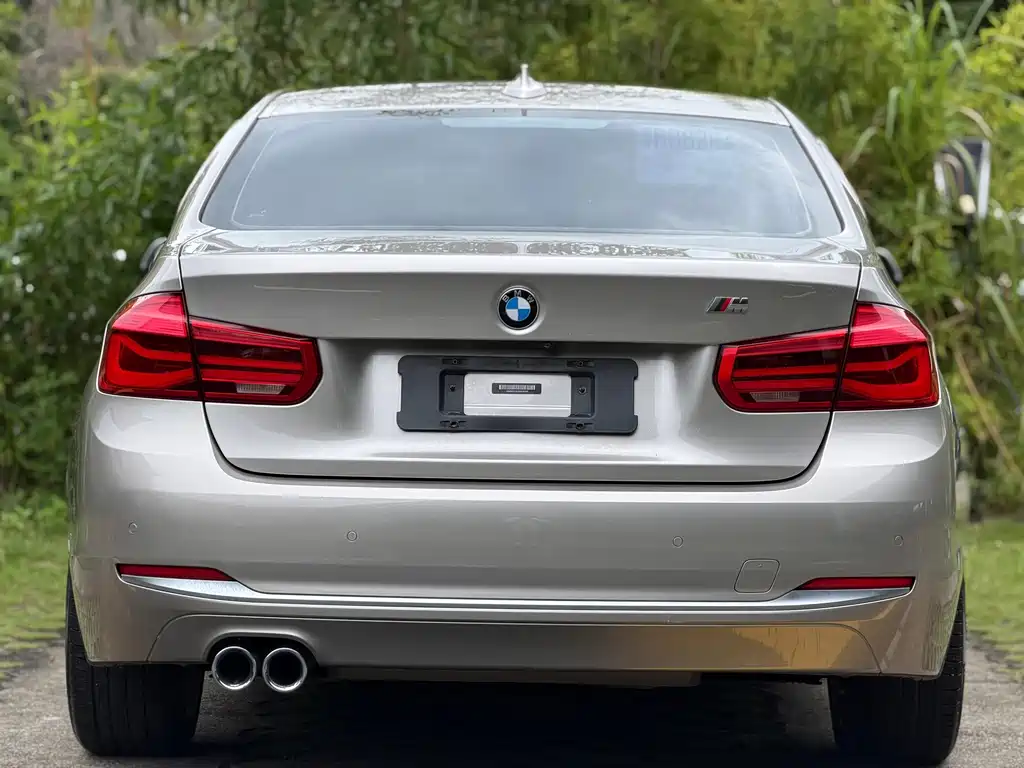 BMW 3 Series 2018 — фото 13