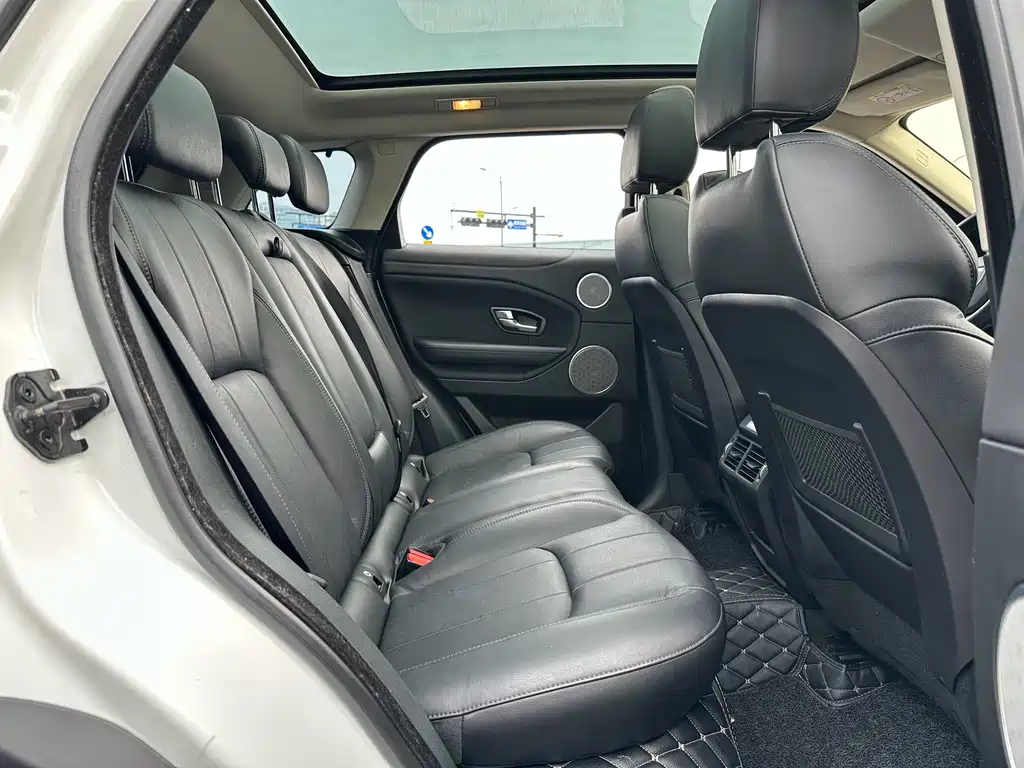 Land Rover Evoque 2017 — фото 12