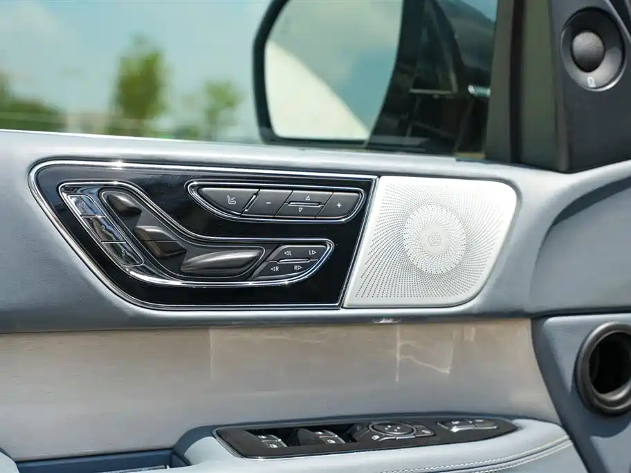 Lincoln Navigator 2018 — фото 14