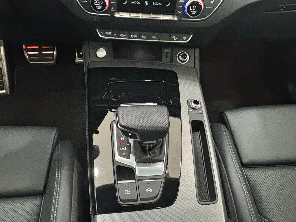 Audi Q5L 2025 — фото 20