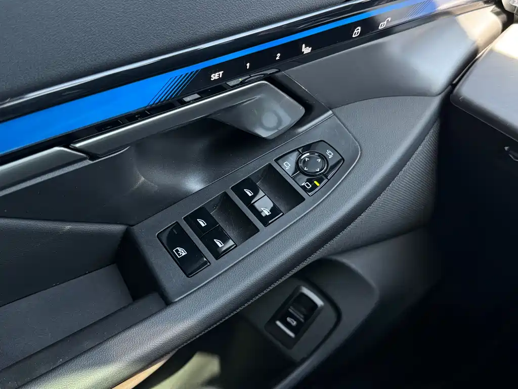 BMW 5 Series 2024 — фото 13