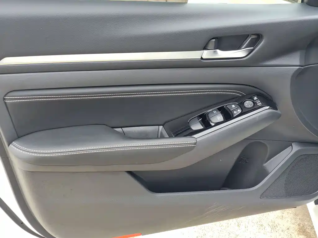 Nissan Teana 2022 — фото 13