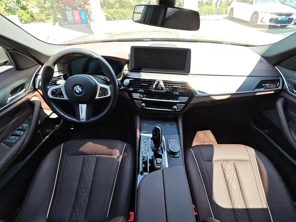 BMW 5 Series New Energy 2021 — фото 10