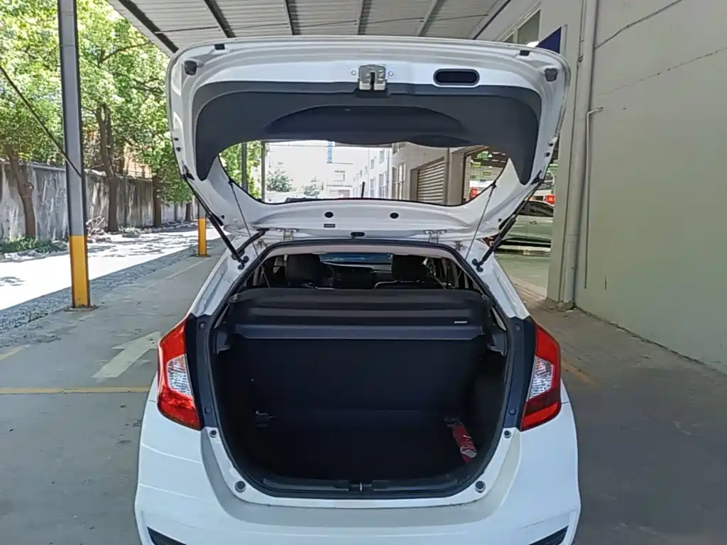 Honda Fit 2018 — фото 19