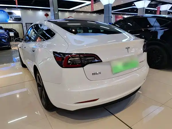 Tesla Model 3 2020