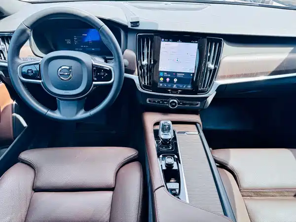 Volvo S90 2023