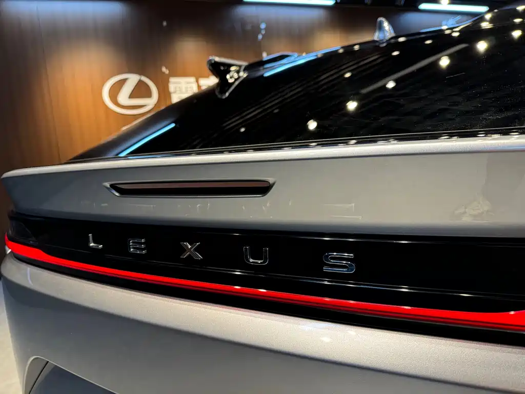 Lexus RZ 2024 — фото 20
