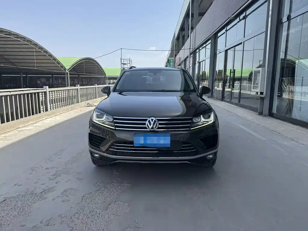 Volkswagen Touareg 2017 — фото 2