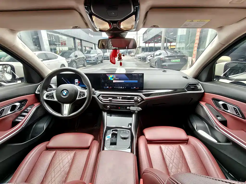 BMW i3 2024 — фото 6