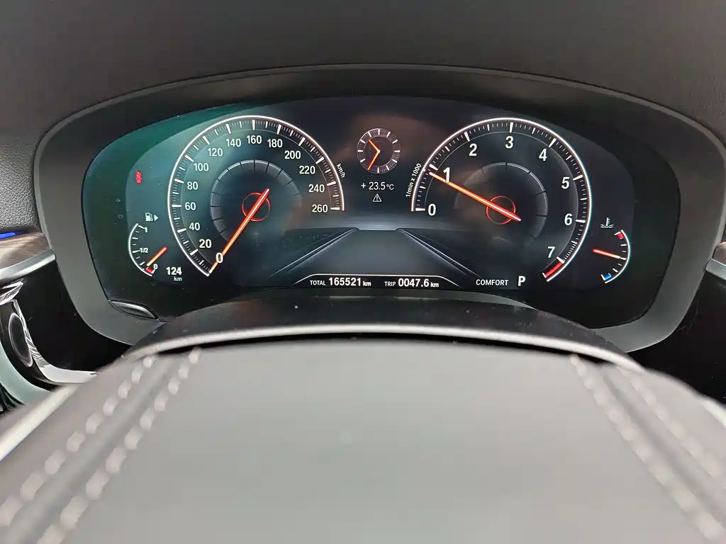 BMW 5 Series 2019 — фото 18